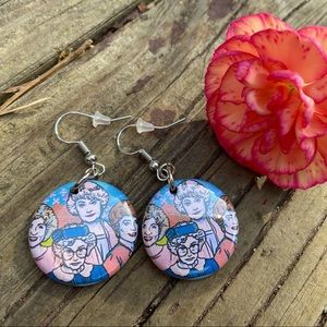 Golden Girls Earrings 💛🌸